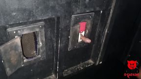 sapatonas fudendo com os heteros na festa de swing e elas chupando pau no glory hole - thai camargo