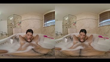 Kiki King&rsquo_s Soapy Asian Slut Bath