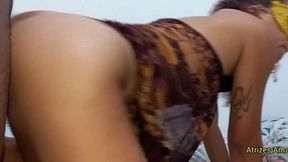 marido corno da de presente negao comedor e dotado de aniversario de casamento para esposa novinha e muito puta *leo ogro*