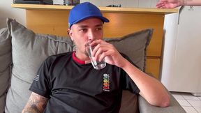 meu amigo fez eu de corno peguei ele no pulo comendo meu namorado!