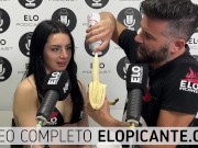 ALMENDRA CHUPA LA BANANA COMO UNA PIJA