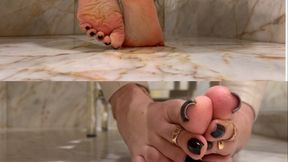 Long black nails, wrinkled sole, Anklet and toe rings