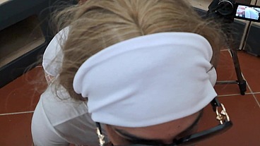 Blonde MILF dressed in white throatpie with sunglasses POV