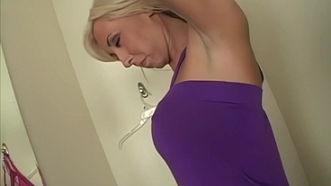 Jessica Lynn Blowjob and Handjob Glory Hole Cumshot