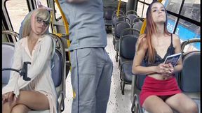 Homem estranho se esfrega pau nas mulheres!