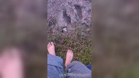 Barefeet grounding sensation in mud