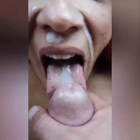 Cock sucking and deepthroat under the duvet ass in the air