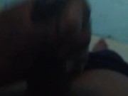 Me masturbo en cama de mis suegros