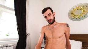 Bonybabyron fucking a fleshlight in a VR porn vid