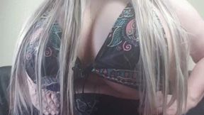 74 CupKCindy yes come on baby I want to tease you in my tight bikini top in my t tight jeans do you like it are you getting horny? tease glasses tit worship 720mov