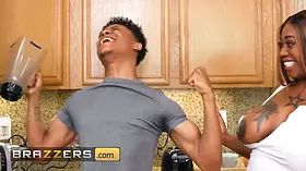 Lil D screws Victoria Cakes until she squirts - brazzers