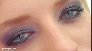 Nikol W is covering herelf with oil and getting ready to masturbate like never before