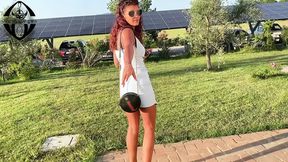 Blushing virgin girl gives best blowjob at the restaurant