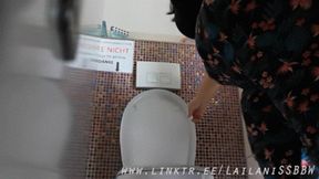 Creaking Toilet (MP4)