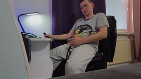 Horny Morning. Reaching Orgasm While Watching Porn