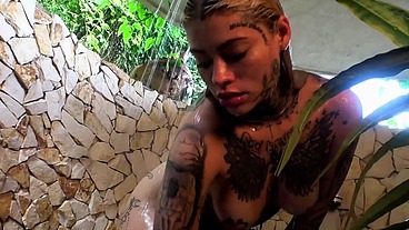 Stacked Babe Blondie Cat's Wants Some Finger Action Now!