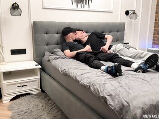 two friends jack off together