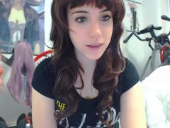 Brunette Solo Webcam Masturbation