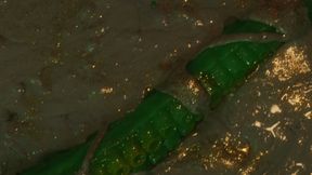 Insatiable Lola Takes 19 Inch Alien Monster