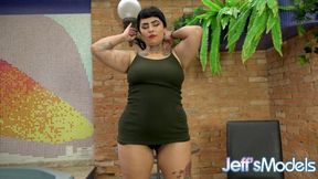 BBW Alana Kralissa Has The Fucking Machine Drill Her Ass