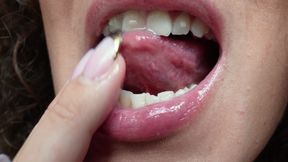 Unwitting Giantess Accidentally Fucks Tinies