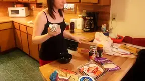 Fellow fuck his girlfriend in the kitchen and Cum discharged