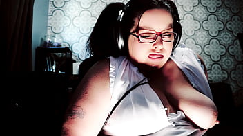 Gaming Streamer Gets Horny