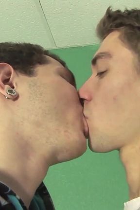 Exclusive Video Bareback: Sexy Hard Cocked Guys Moan Having Anal Sex