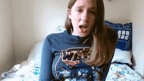 Nerdy Girl Has Multiple Vibrator Orgasms - WMV