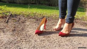 walking barefoot in red Louboutins with dirty feet HD wmv 1920x1080