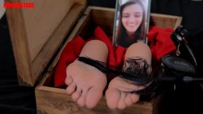 Melissa's feet in the Magic Box (Custom) MP4