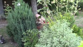 Slut fucked bareback in exhib garden