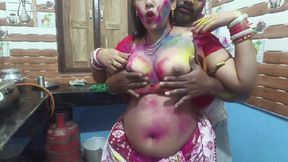 Beautiful Bengali bhabhi enjoy holi special with her neighbours applied lot of colors in hindi