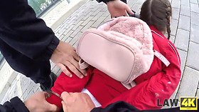 Cindy Shine's cutie dai capelli Rossi scopata per la vendita di droghe in 4K