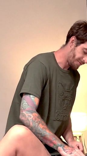 Mi Marido Me Trajo a Un Profecional Del Sexo Para Que Me De Una Excelente Clase De Sexo.
