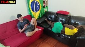 fernanda chocolatte joga as bolas nesse bundao japa loki no ritmo da copa do mundo 2022
