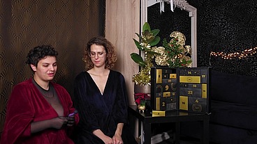 Sextoy Advent Calendar Day 5: The 24 days of pleasure with @melodyfluffington and @nohya_lingerie!