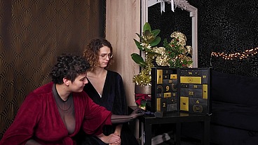 Sextoy Advent Calendar Day 5: The 24 days of pleasure with @melodyfluffington and @nohya_lingerie!