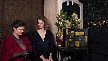 Sextoy Advent Calendar Day 5: The 24 days of pleasure with @melodyfluffington and @nohya_lingerie!