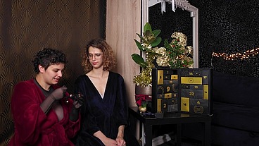 Sextoy Advent Calendar Day 5: The 24 days of pleasure with @melodyfluffington and @nohya_lingerie!