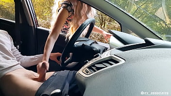 Public Dick Flash! a Naive Teen Caught me Jerking off in the Car in a Public Park and help me Out.