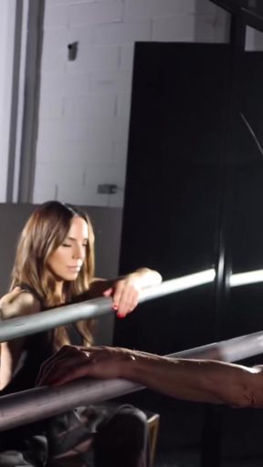 Celebrity fit fitness babes flex their muscles