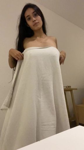 Hot teen solo in homemade big tit tease
