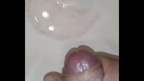 Mi amigo se pajea en el ba&ntilde_o VII