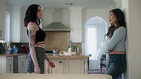 Charlotte Sins & Scarlett Alexis - Spontaneous