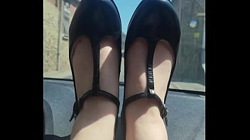 Mes jolis talons en voiture