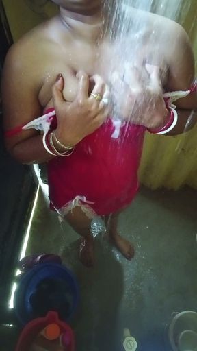 Desi bhabhai washroom MMS  viralvideo