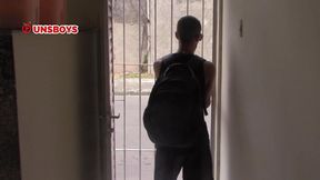 novinho dotado em ensaio na casa abandonada
