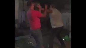 IMANNUELS. La pel&iacute_cula~. Hombre cauc&aacute_sico y calvo es cogido en ri&ntilde_a