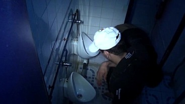 straigth suck big dick on public toilettes